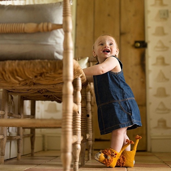 New Sew Heart Felt Lion Slippers for baby - Picture 2 of 7